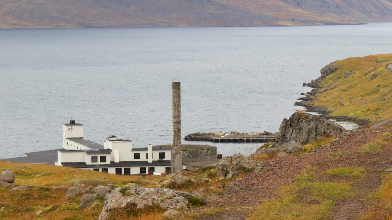 Hvammur 2 Bjarg With Private Hot Tub Drangsnes エクステリア 写真